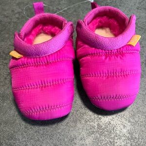 Baby Uggs‎ Size 2/3 Puffer Hot Pink shoe slipper